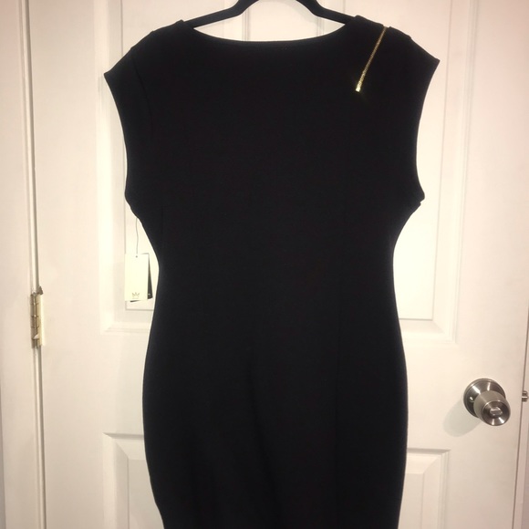 Black dress - Picture 4 of 4